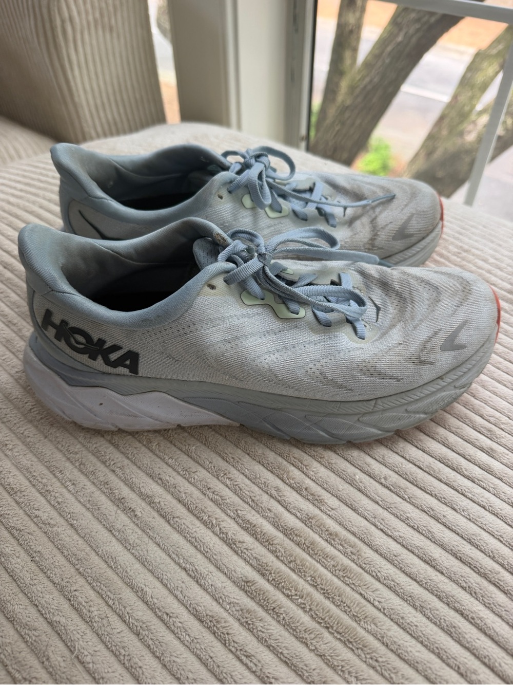 HOKA Arahi 6 Running Shoes - Light Blue